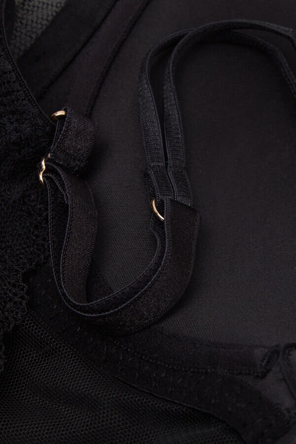 Arta lenjeriei intime Monica Bustier Arta lenjeriei intime Monica Bustier