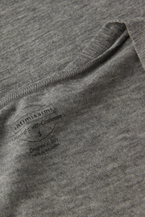 Bluză cu guler în V din modal ultraleger cu cașmir Bluză cu guler în V din modal ultraleger cu cașmir