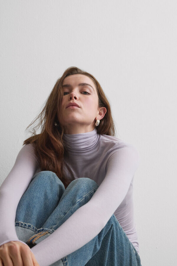 Bluză cu guler înalt din modal și cașmir ultralegere Bluză cu guler înalt din modal și cașmir ultralegere