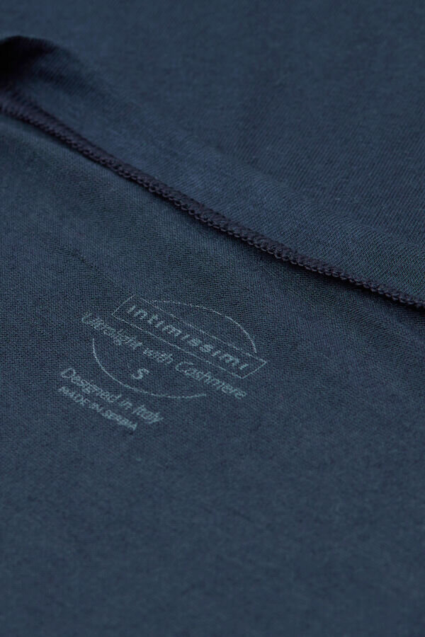 Bluză cu mâneci lungi și decolteu rotund din modal ultraleger cu cașmir Bluză cu mâneci lungi și decolteu rotund din modal ultraleger cu cașmir