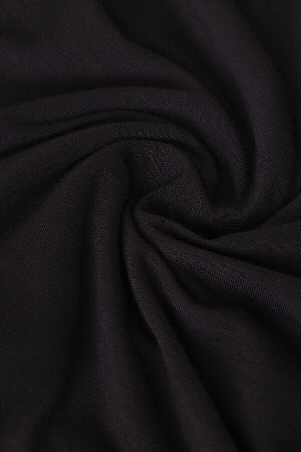 Body cu mâneci lungi din bambus proaspăt, cu decolteu adânc în V Body cu mâneci lungi din bambus proaspăt, cu decolteu adânc în V