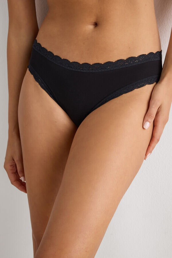 Chiloți din bumbac și dantelă Chiloți din bumbac și dantelă