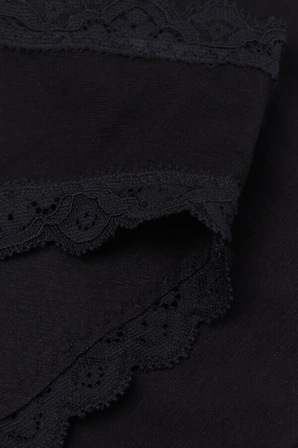 Chiloți din bumbac și dantelă Chiloți din bumbac și dantelă