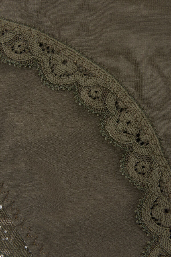 Chiloți din bumbac și dantelă Chiloți din bumbac și dantelă