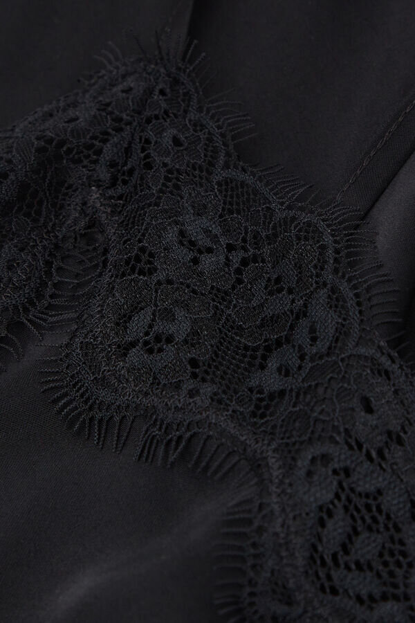 Cămașă de noapte asimetrică din satin de viscoză cu dantelă Cămașă de noapte asimetrică din satin de viscoză cu dantelă