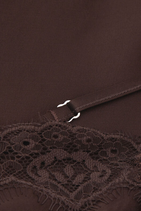 Cămașă de noapte asimetrică din satin de viscoză cu dantelă Cămașă de noapte asimetrică din satin de viscoză cu dantelă