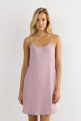 Cămașă de noapte chic și confortabilă, cu bretele subțiri