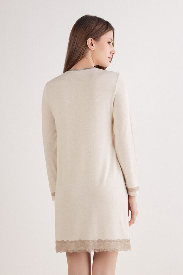 Cămașă de noapte cu nasturi în față și detalii din dantelă Cămașă de noapte cu nasturi în față și detalii din dantelă