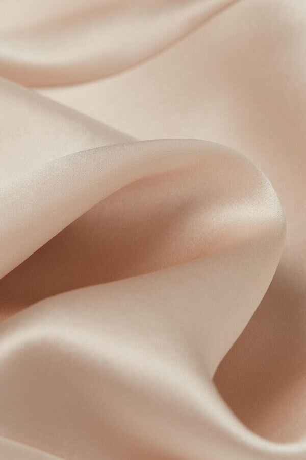 Cămașă de noapte din mătase Cămașă de noapte din mătase