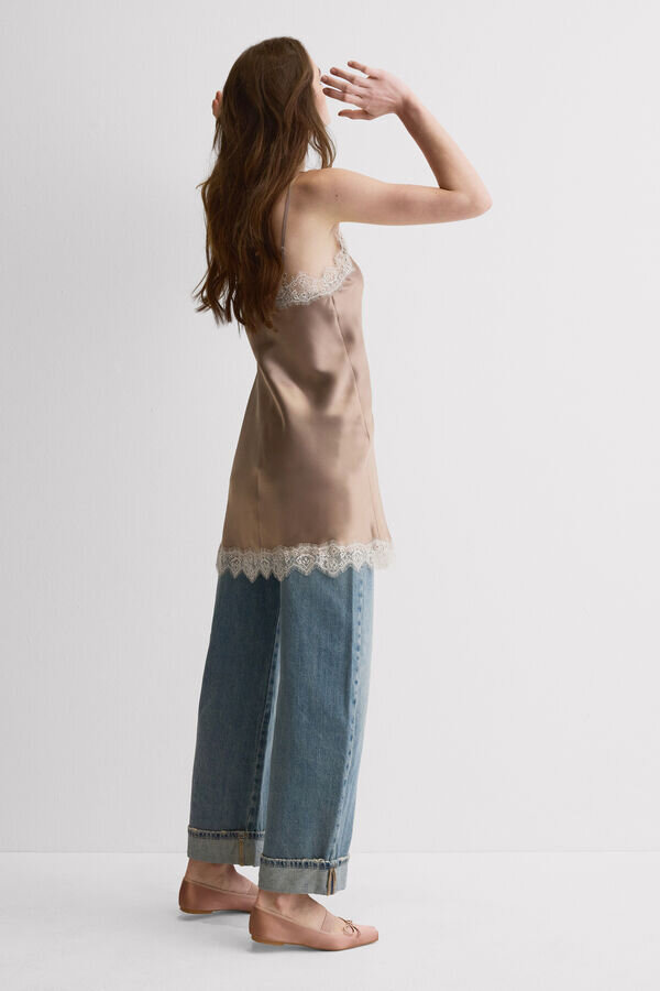 Cămașă de noapte din mătase cu bordură din dantelă contrastantă Cămașă de noapte din mătase cu bordură din dantelă contrastantă