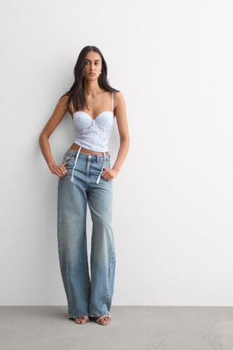 Flori mătăsoase Anna Merrywidow