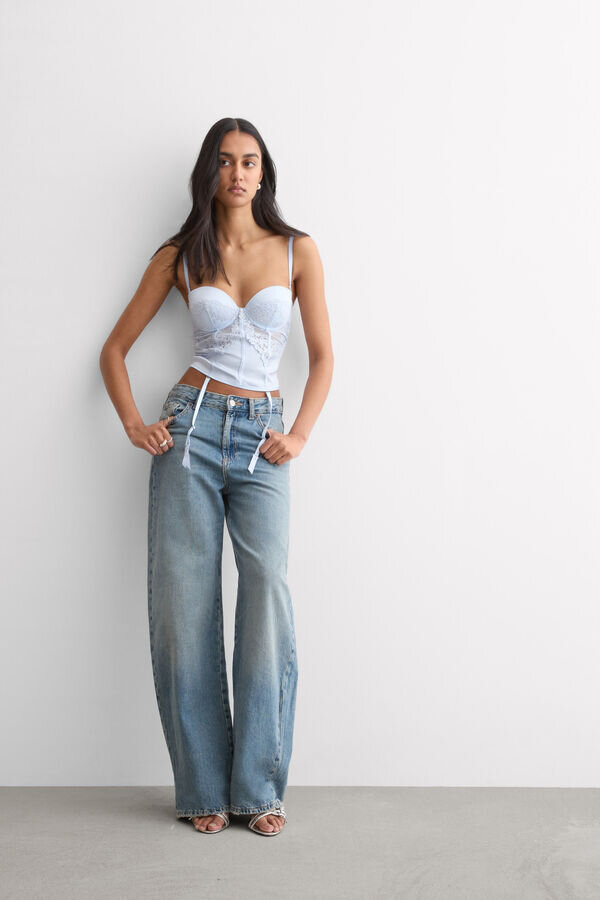 Flori mătăsoase Anna Merrywidow Flori mătăsoase Anna Merrywidow