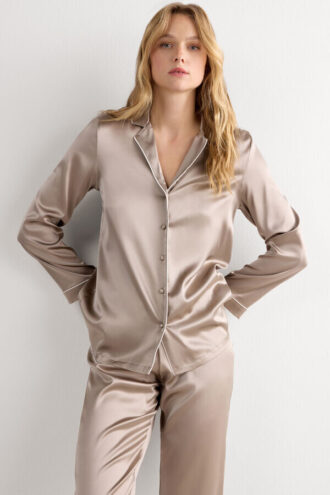 Jacheta din mătase cu croi masculin