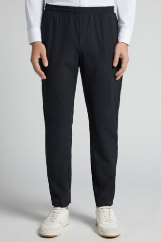 Pantaloni care nu necesită călcare