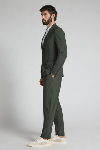 Pantaloni care nu necesită călcare