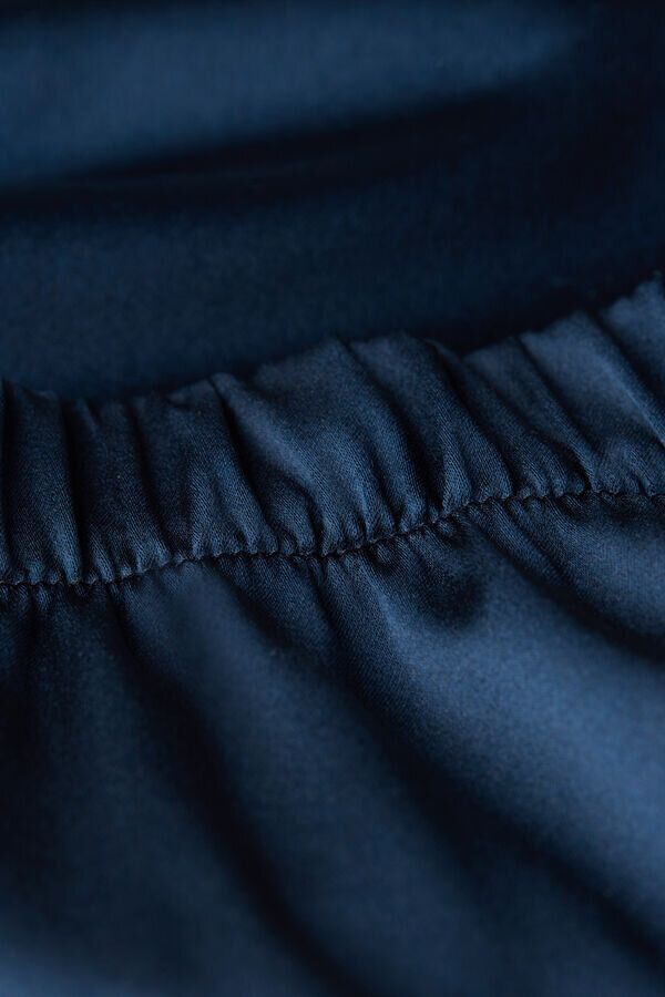 Pantaloni scurți din mătase cu bordură Pantaloni scurți din mătase cu bordură