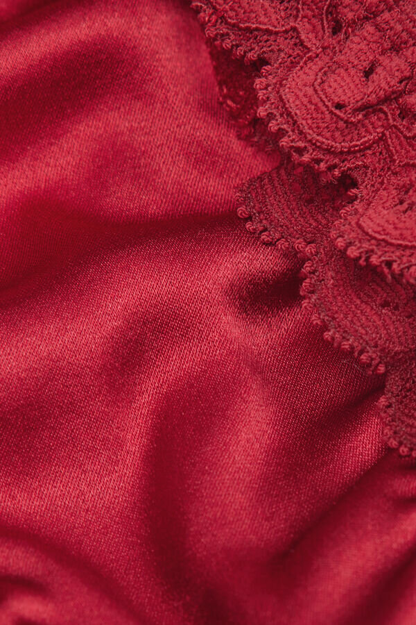 Tanga din mătase și dantelă Tanga din mătase și dantelă