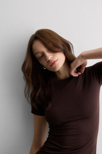 Top cu mâneci scurte din bumbac elastic superior