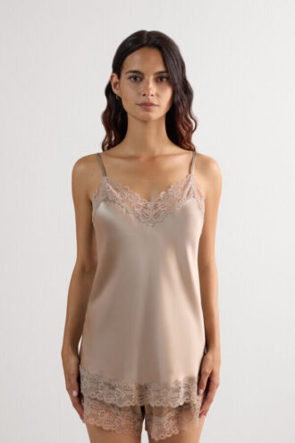 Top din dantelă și mătase