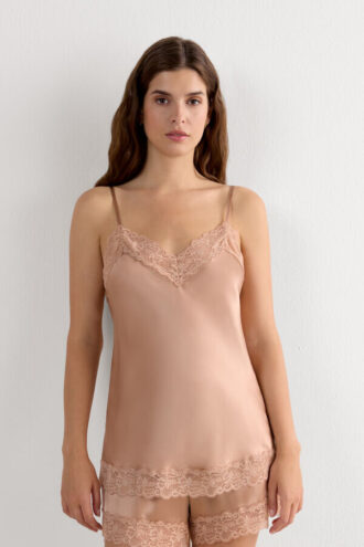 Top din dantelă și mătase