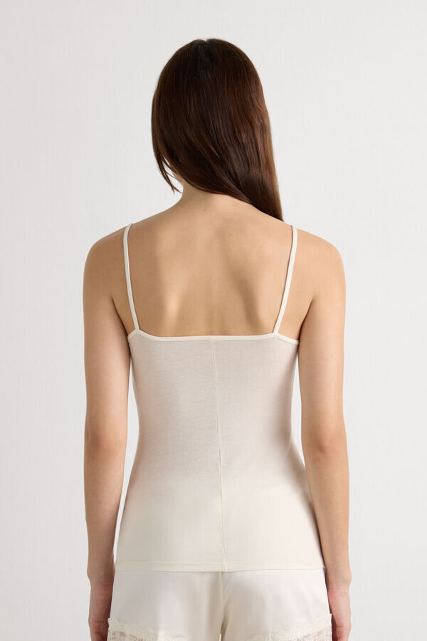 Top din modal ultraleger cu amestec de cașmir și dantelă Top din modal ultraleger cu amestec de cașmir și dantelă